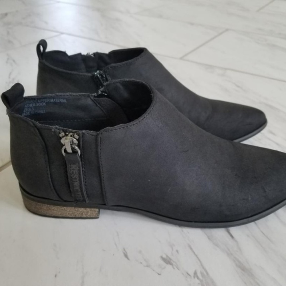 Restricted Black Shoe Ankle Boot 6.5